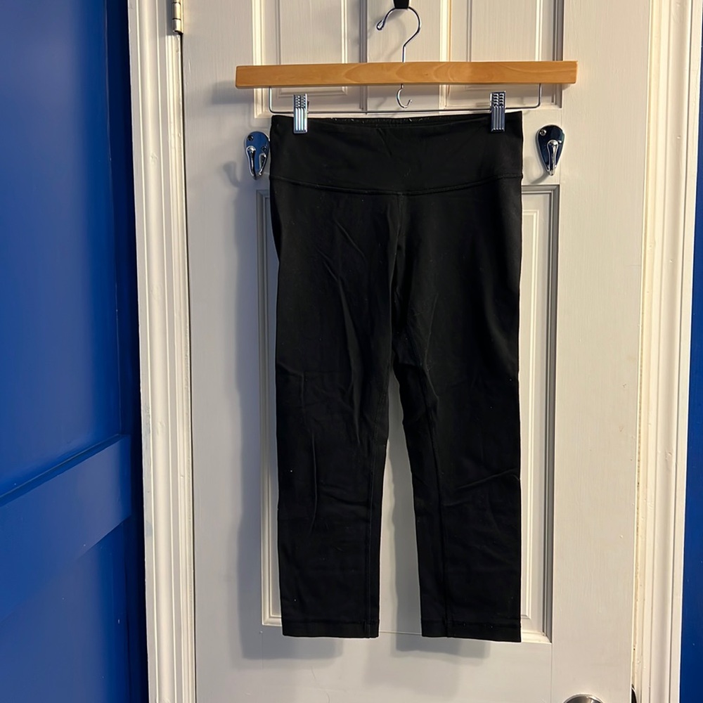 Lululemon - Wunder Under capri/ mid-length leggings